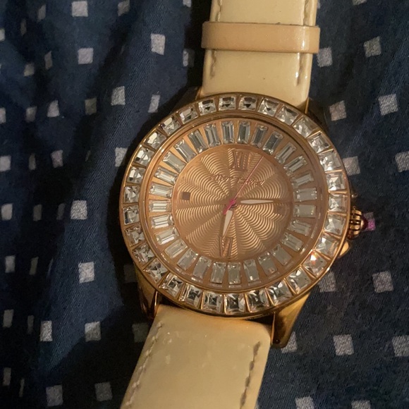 Betsey Johnson Watch - Picture 5 of 5